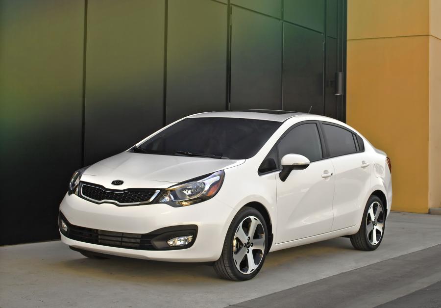  Kia Rio Sedan 2011 года  (US) (фото 17 из 22)